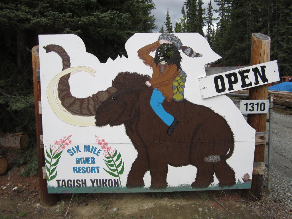 Six Mile River Resort Tagish Екстер'єр фото