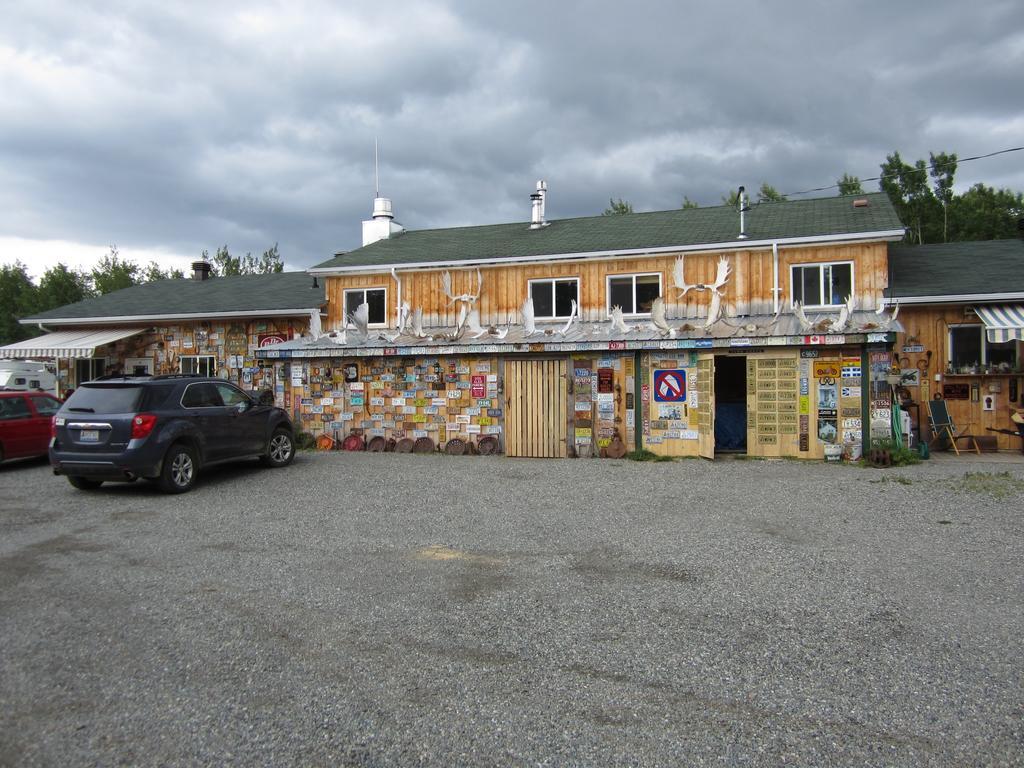 Six Mile River Resort Tagish Екстер'єр фото