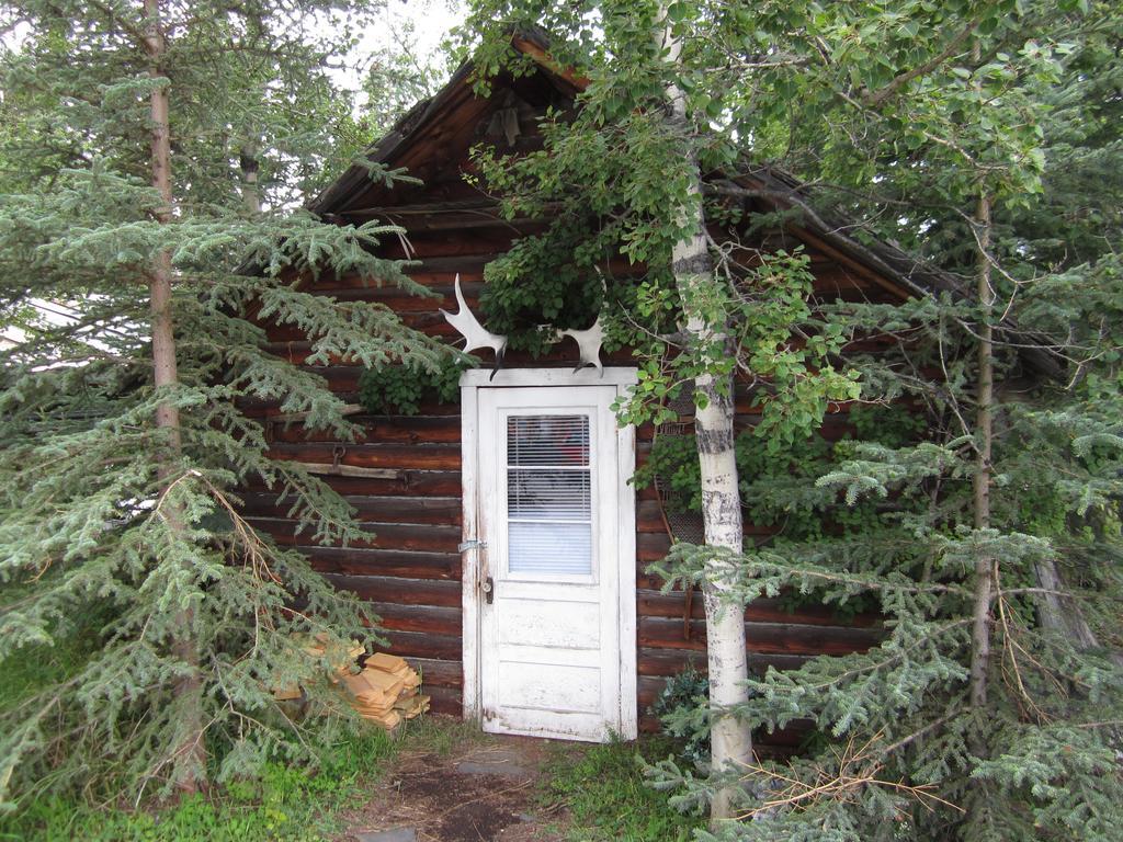 Six Mile River Resort Tagish Номер фото